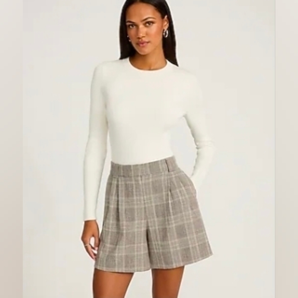 Express Size 6  Plaid High Waisted Relaxed Shorts pleated